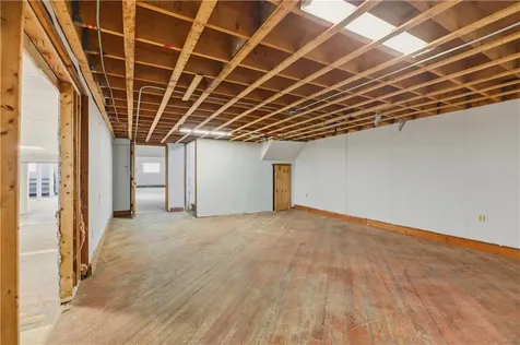 42 Main Road Tiverton RI 02878