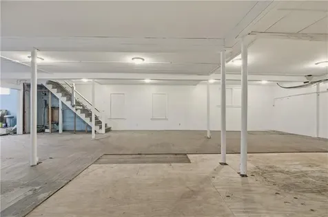 42 Main Road Tiverton RI 02878