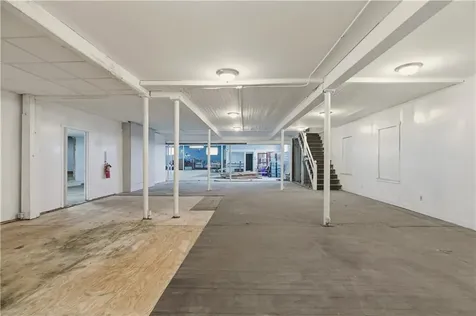 42 Main Road Tiverton RI 02878