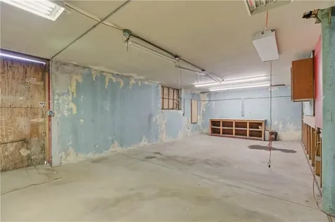 42 Main Road Tiverton RI 02878