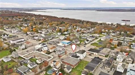 42 Main Road Tiverton RI 02878