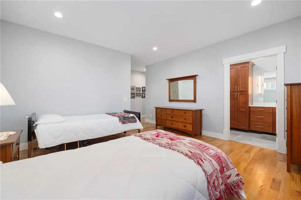 35 Abbey Road South Kingstown RI 02879