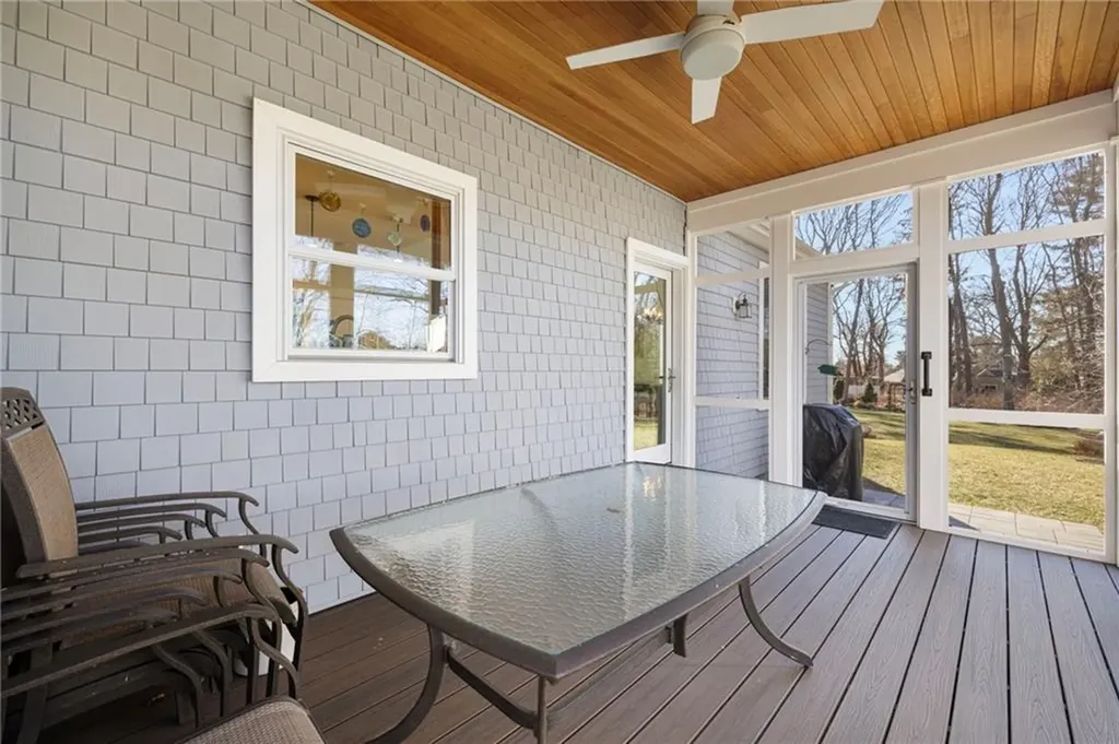 35 Abbey Road South Kingstown RI 02879