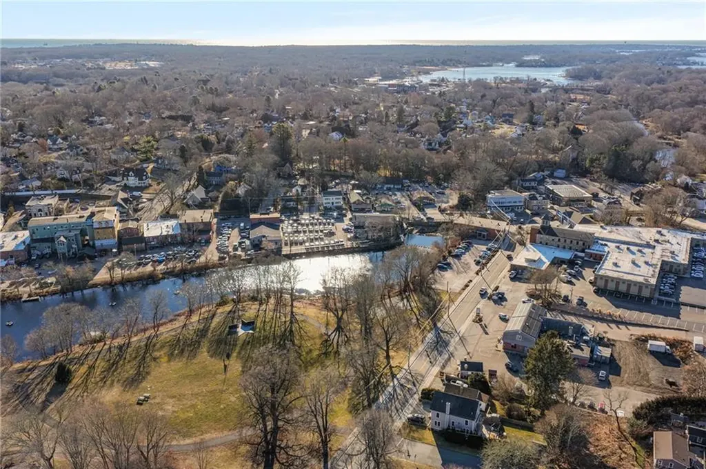 35 Abbey Road South Kingstown RI 02879