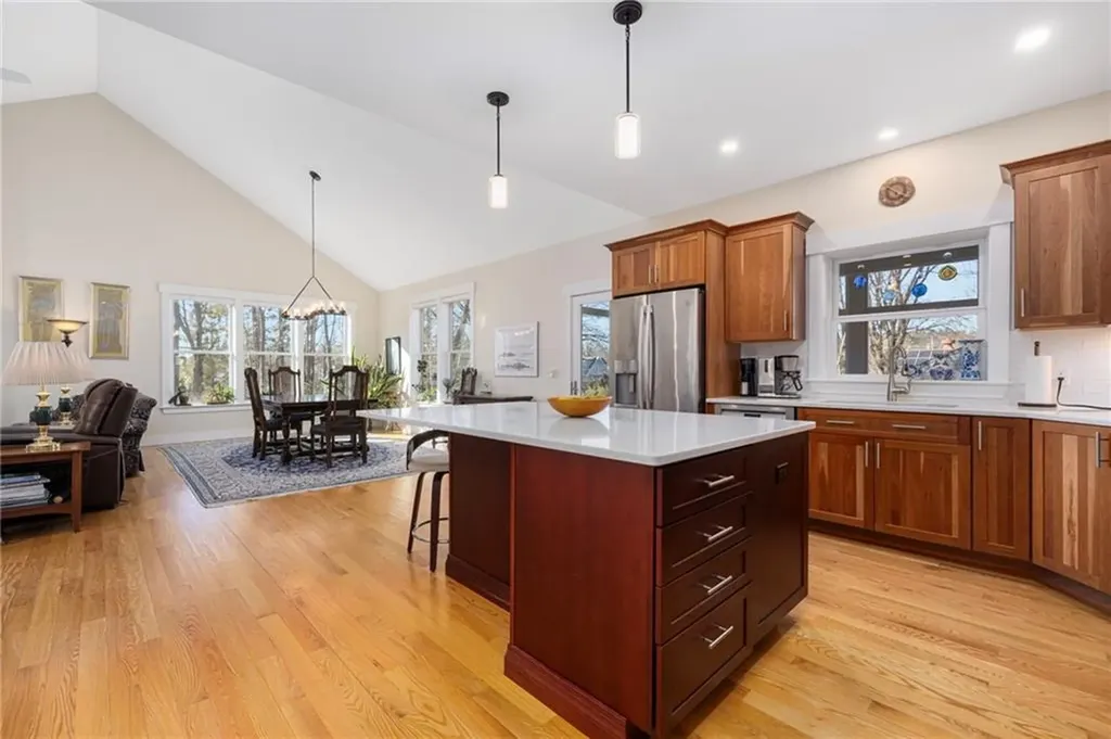 35 Abbey Road South Kingstown RI 02879