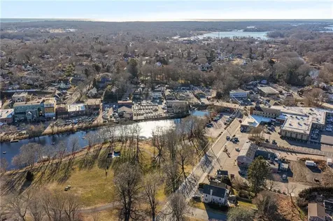 35 Abbey Road South Kingstown RI 02879