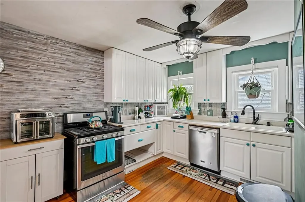 26 Barton Avenue Warwick RI 02889
