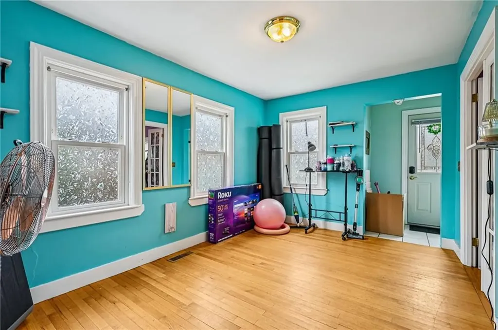 26 Barton Avenue Warwick RI 02889