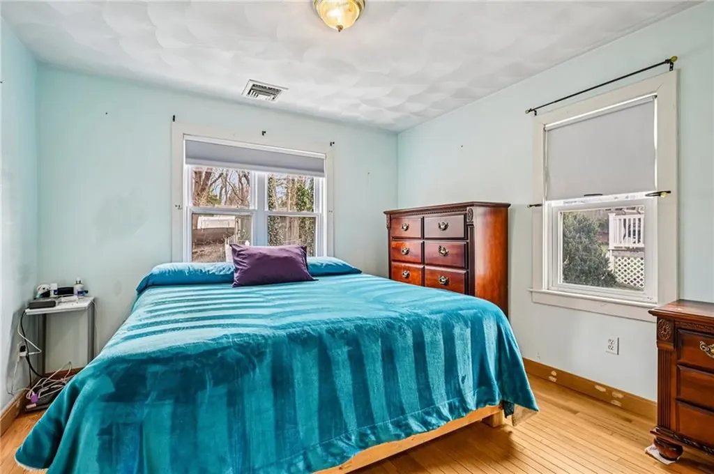 26 Barton Avenue Warwick RI 02889