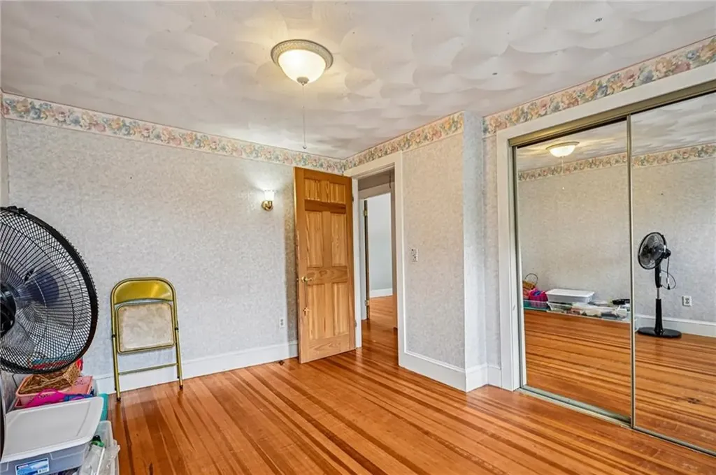 26 Barton Avenue Warwick RI 02889