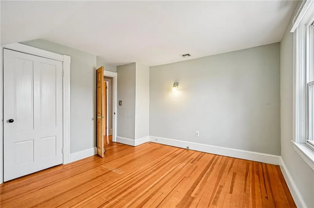 26 Barton Avenue Warwick RI 02889