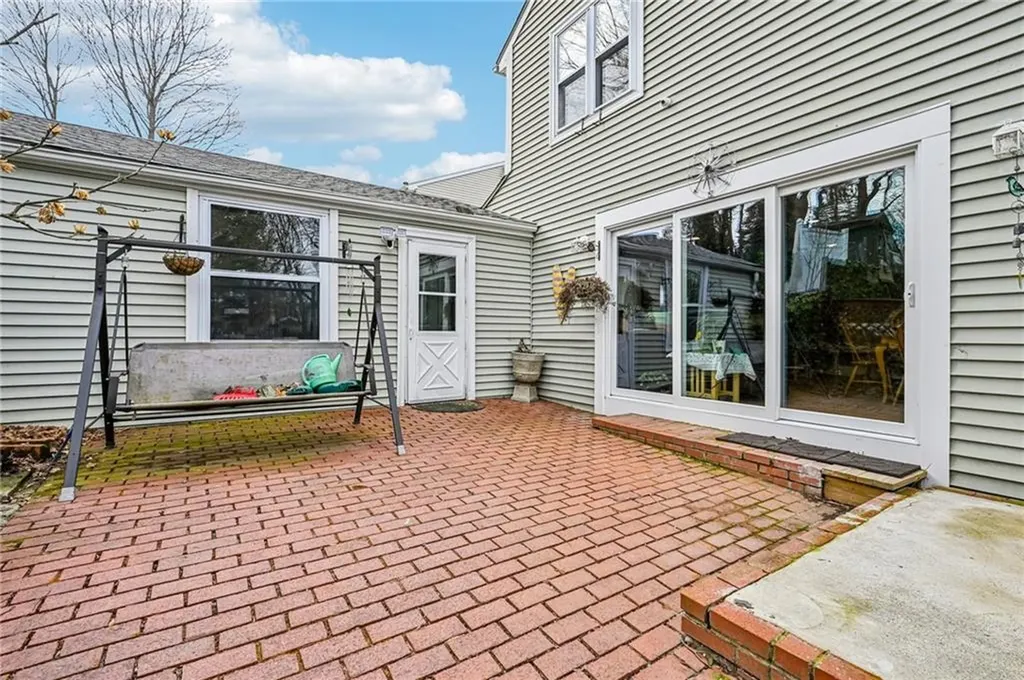 26 Barton Avenue Warwick RI 02889