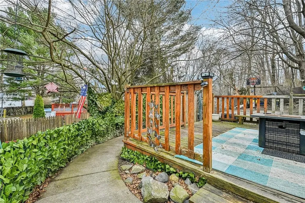 26 Barton Avenue Warwick RI 02889