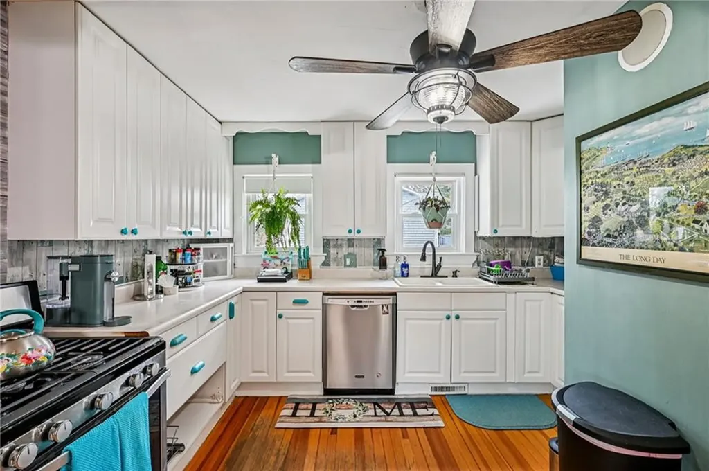 26 Barton Avenue Warwick RI 02889