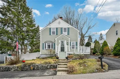 26 Barton Avenue Warwick RI 02889