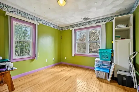 26 Barton Avenue Warwick RI 02889