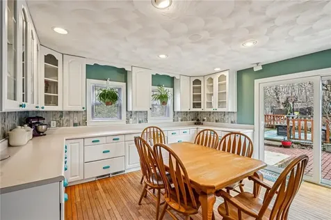 26 Barton Avenue Warwick RI 02889