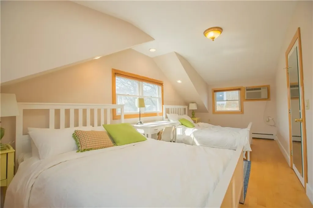 161 Narragansett Boulevard Portsmouth RI 02871