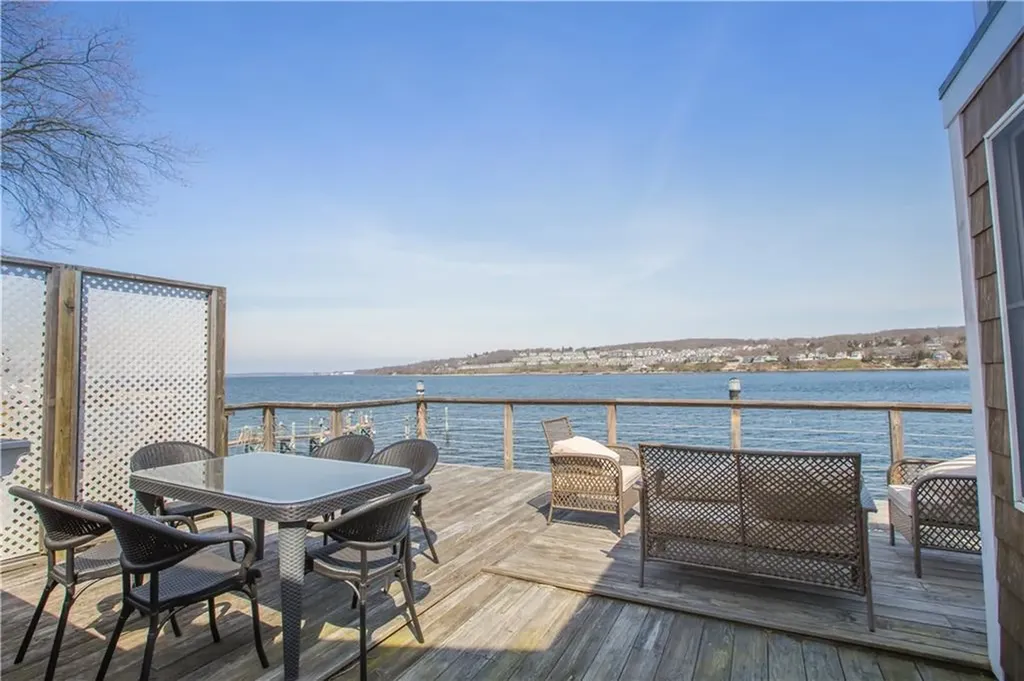 161 Narragansett Boulevard Portsmouth RI 02871