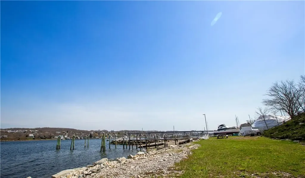 161 Narragansett Boulevard Portsmouth RI 02871