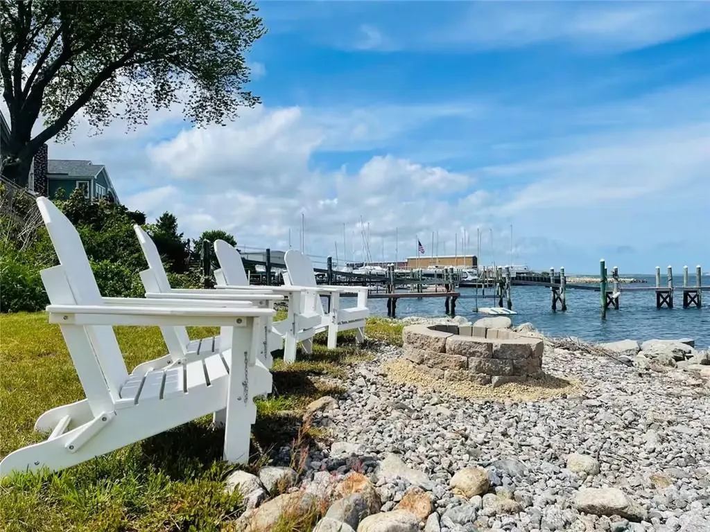 161 Narragansett Boulevard Portsmouth RI 02871
