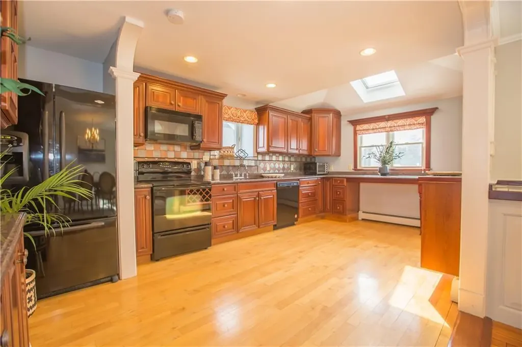 161 Narragansett Boulevard Portsmouth RI 02871