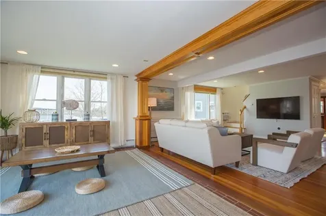 161 Narragansett Boulevard Portsmouth RI 02871