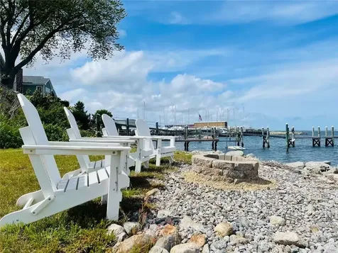 161 Narragansett Boulevard Portsmouth RI 02871