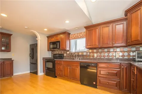 161 Narragansett Boulevard Portsmouth RI 02871