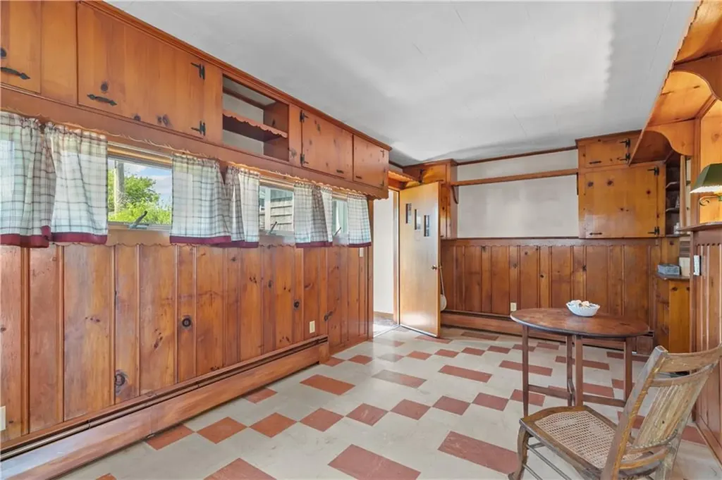 53 Green Street Portsmouth RI 02871