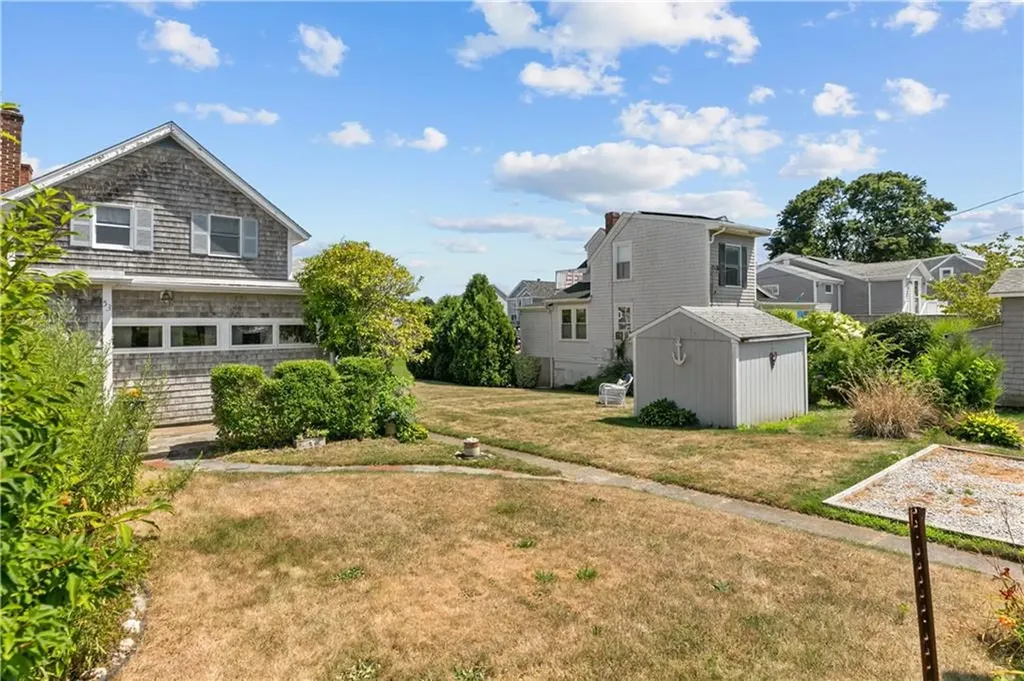 53 Green Street Portsmouth RI 02871