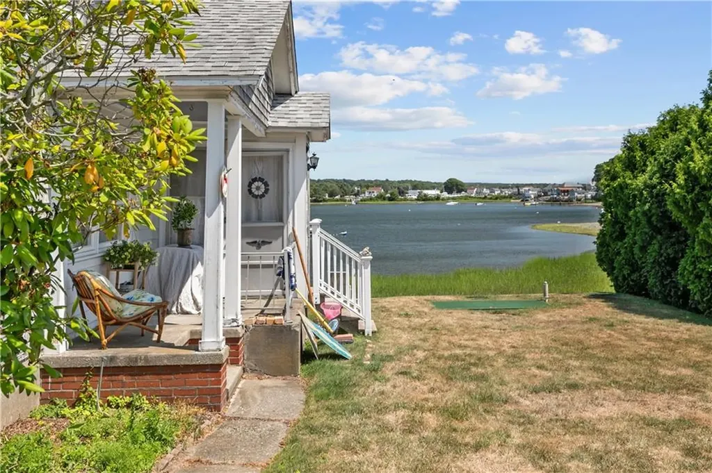 53 Green Street Portsmouth RI 02871