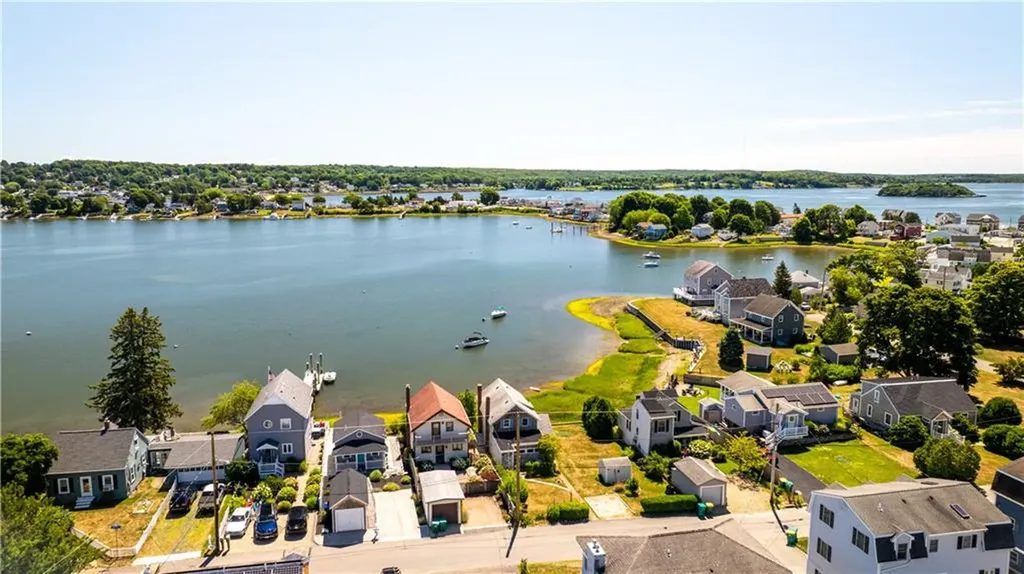 53 Green Street Portsmouth RI 02871