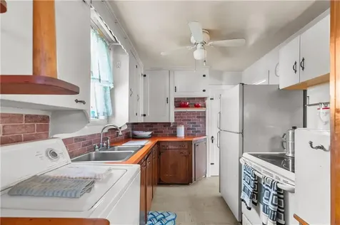 53 Green Street Portsmouth RI 02871