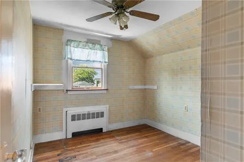 53 Green Street Portsmouth RI 02871