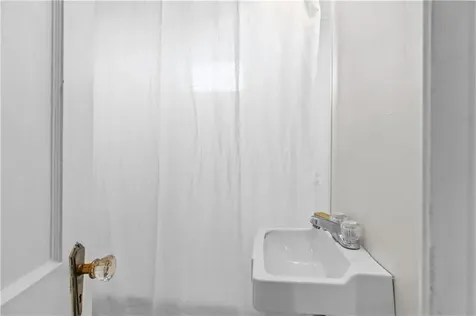 53 Green Street Portsmouth RI 02871