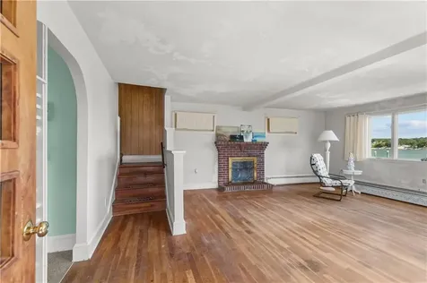 53 Green Street Portsmouth RI 02871