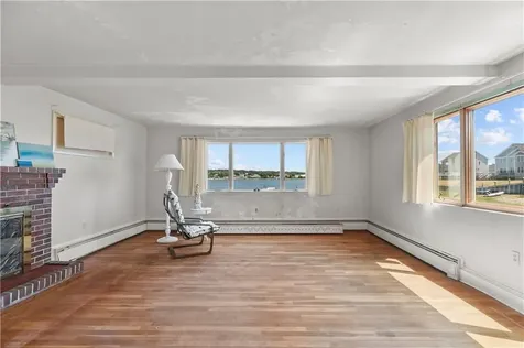 53 Green Street Portsmouth RI 02871