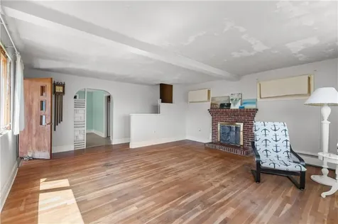 53 Green Street Portsmouth RI 02871