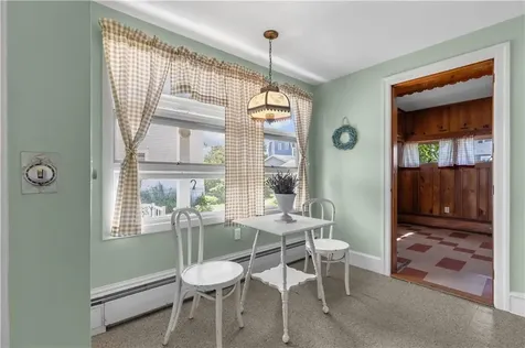 53 Green Street Portsmouth RI 02871