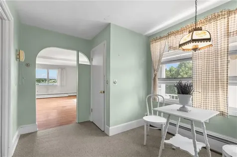 53 Green Street Portsmouth RI 02871