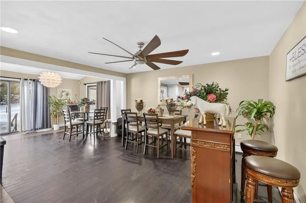 69 Talbut Road Scituate RI 02831