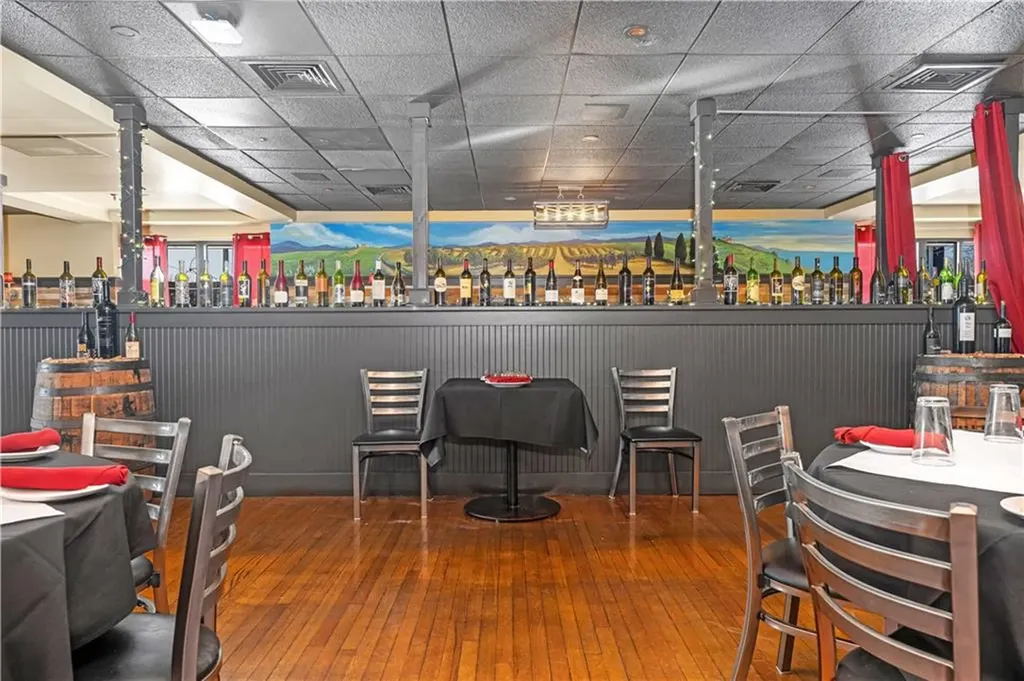 2099 Post Road Warwick RI 02886