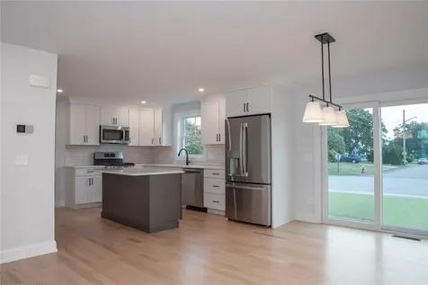 49 Recess Lane Warwick RI 02889