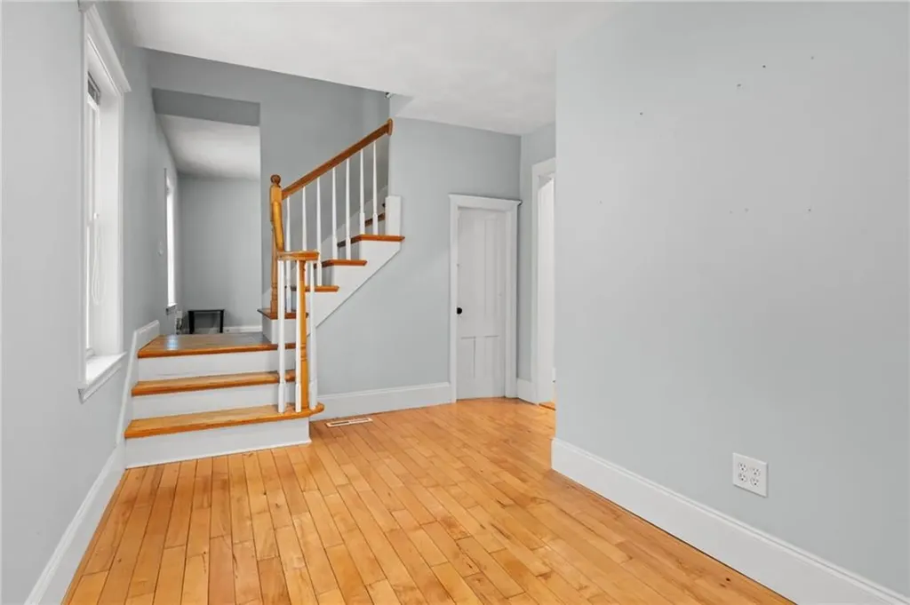 32 Pilgrim Avenue Coventry RI 02816