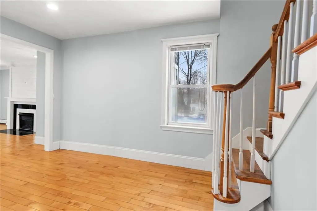 32 Pilgrim Avenue Coventry RI 02816