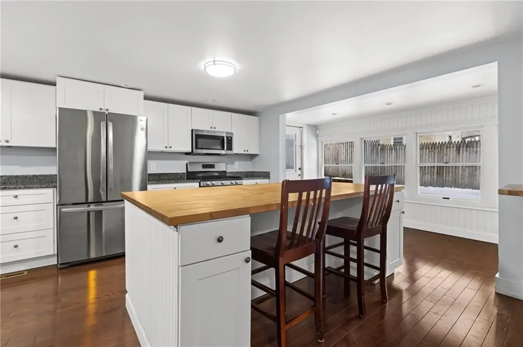 32 Pilgrim Avenue Coventry RI 02816