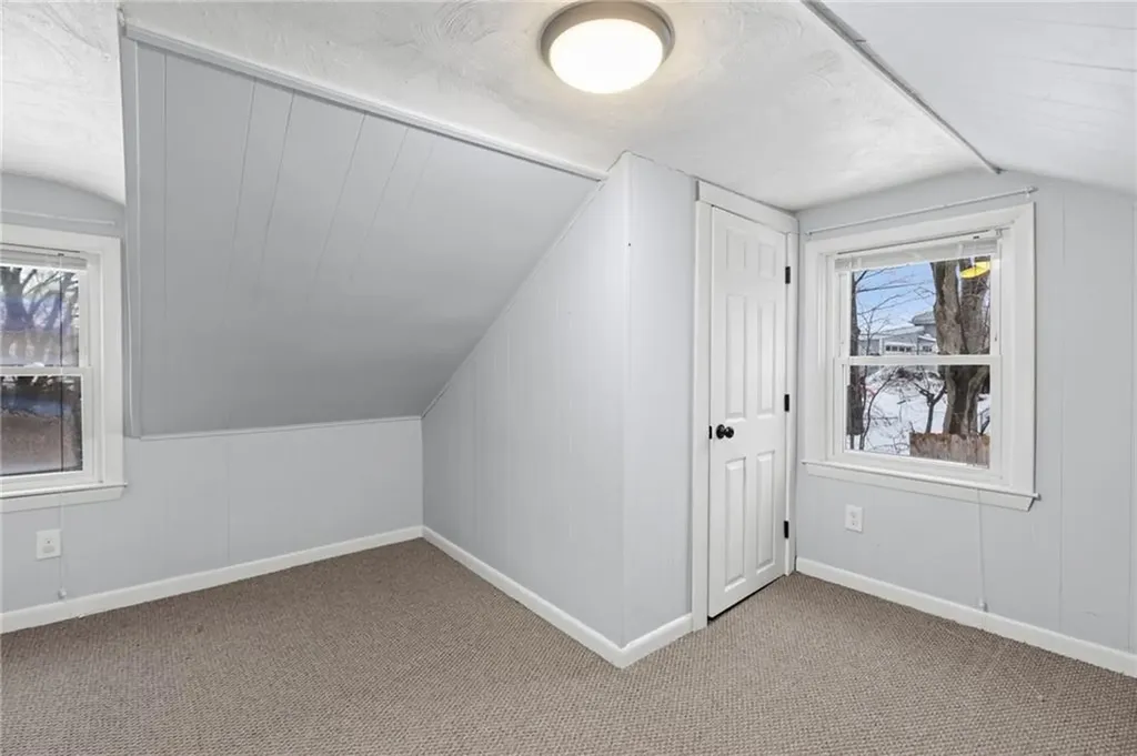 32 Pilgrim Avenue Coventry RI 02816