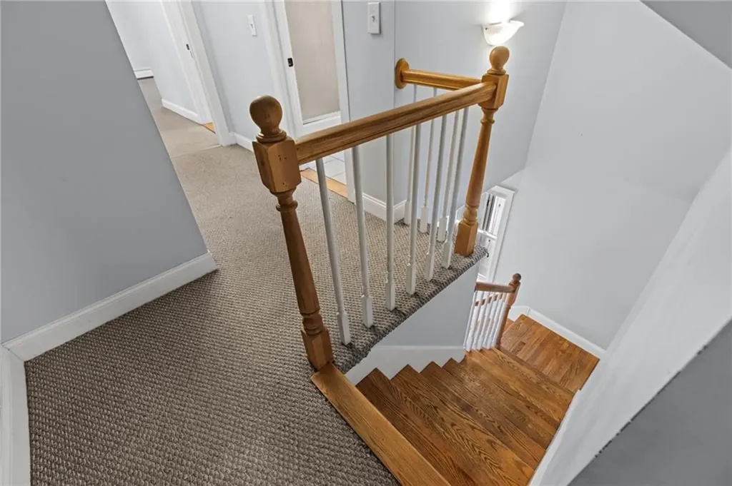 32 Pilgrim Avenue Coventry RI 02816