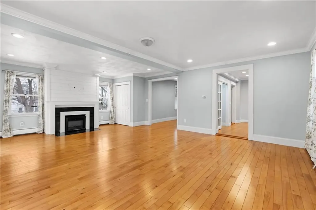 32 Pilgrim Avenue Coventry RI 02816